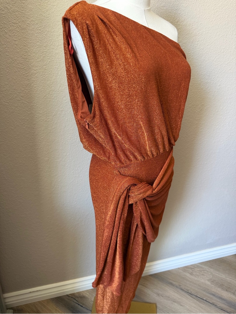 NWT Petal & Pup One-Shoulder Metallic Copper-Orange Draped Dress Santiago, Med - Picture 5 of 10